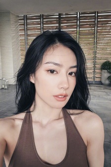 女子挑战很多个男的世界纪录